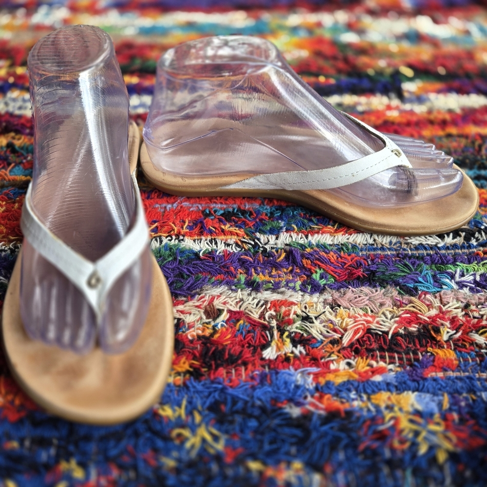 OluKai Honu White Leather Flip Flop Sandal Size 7 - Picture 15 of 15
